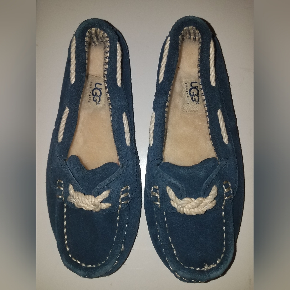 GUC UGG Australia Toddler Slippers